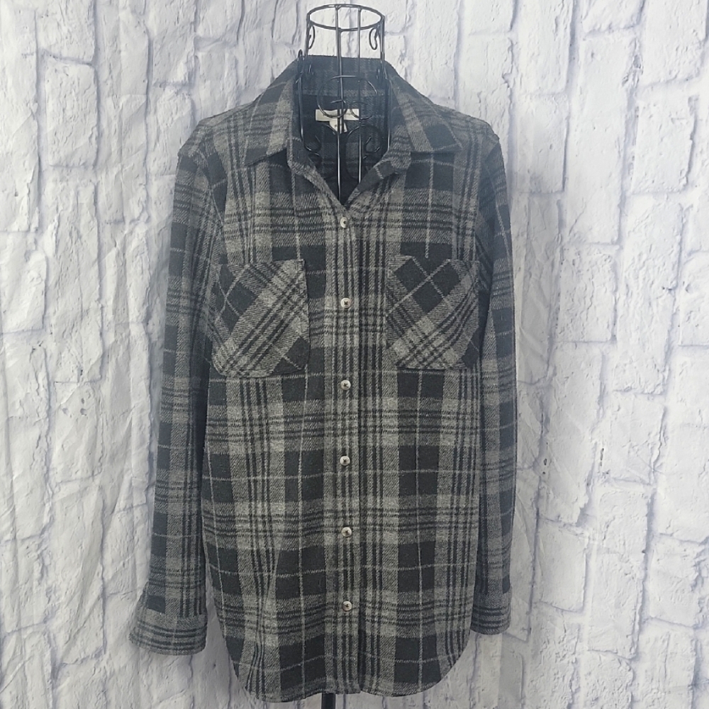 Beachlunchlounge Black and Gray Casual Button Down Shirt Medium‎